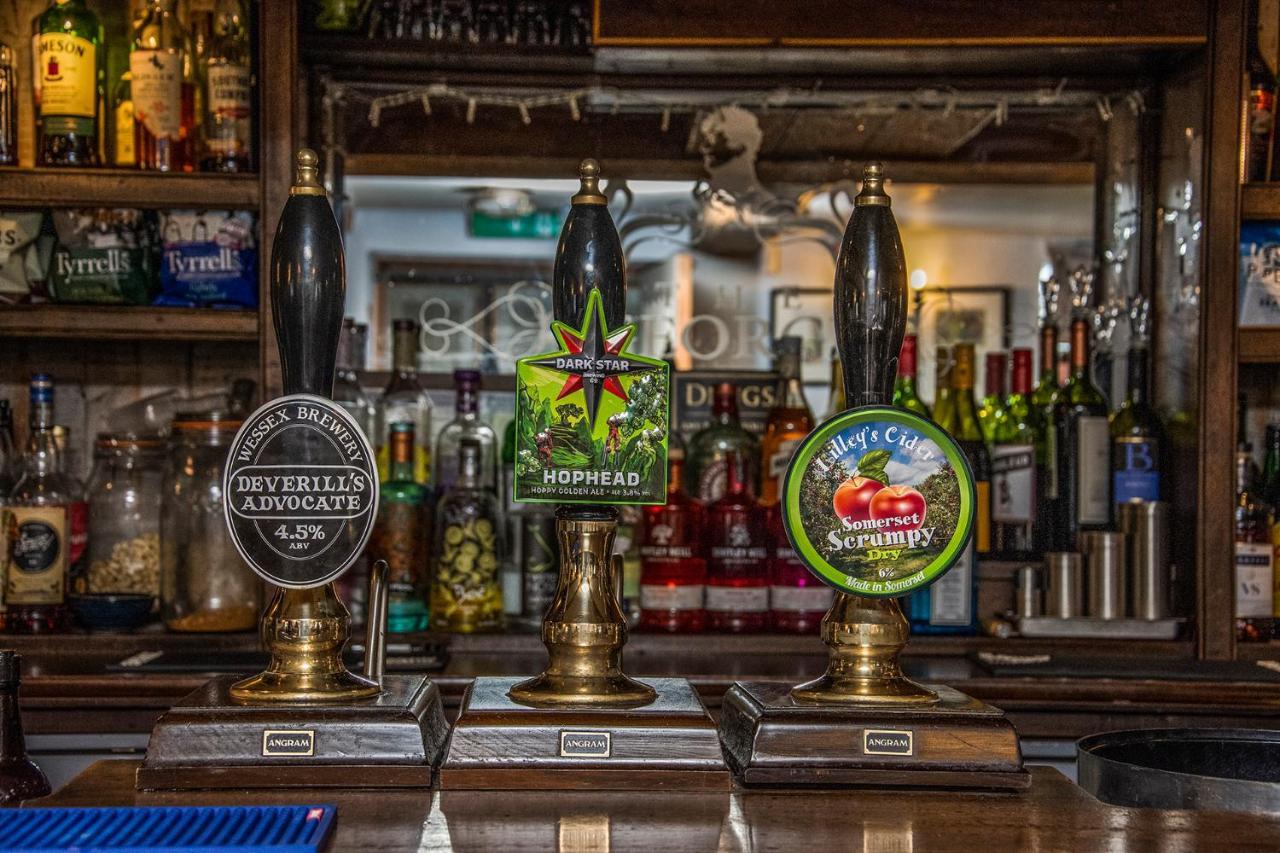 The George Inn Warminster Eksteriør bilde